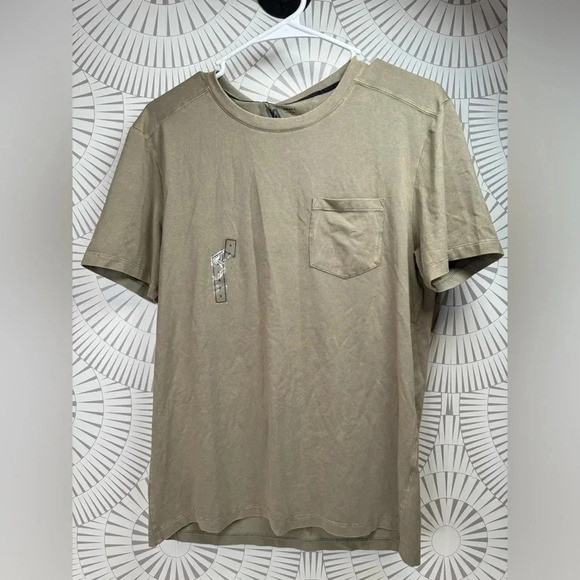 VRST NWT Men’s Short Sleeve Acid Wash Crew Neck T-shirt Small - Picture 1 of 5